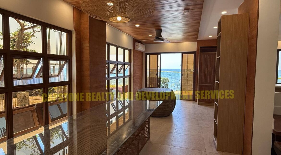Living & Dining Area